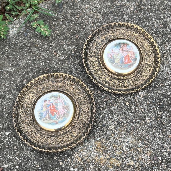Pair Sungott Art Studios NY Small Edwardian Hanging Metal Plates 24k Gold Detail - Picture 1 of 5